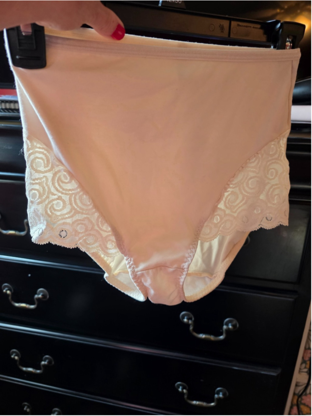 Vintage Bali Cream Colored Lace Brief Panties Size Medium NWOT